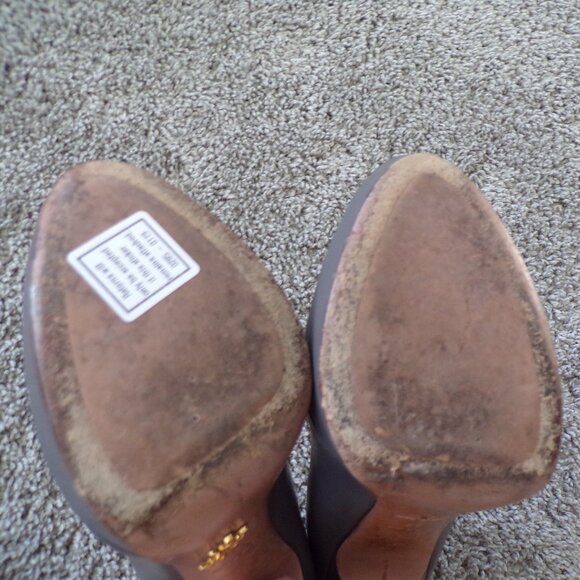 Prada gray neutral pumps 37 - Picture 6 of 10